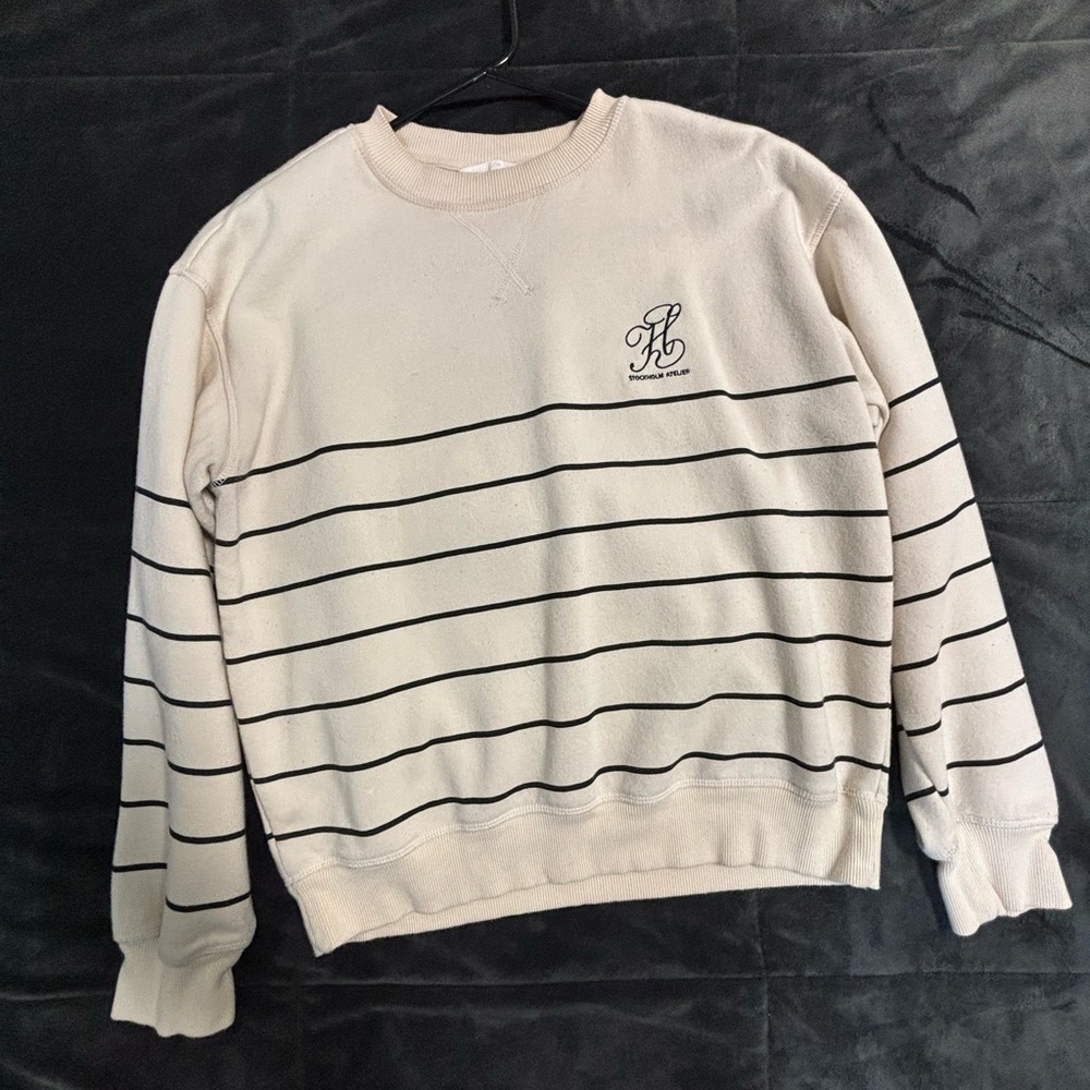 Beige sweatshirt